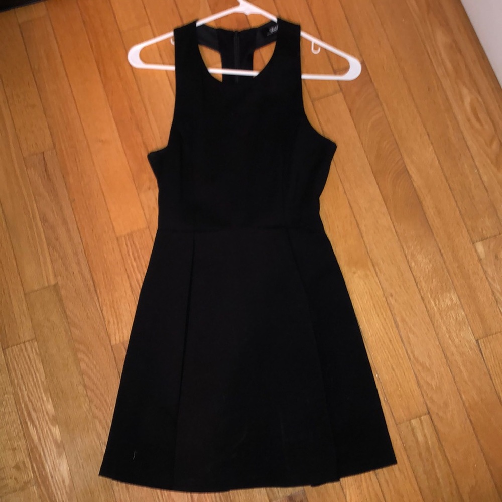 Lulu’s Black Dress